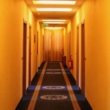 Eurohotel ホテル ピアチェンツァ