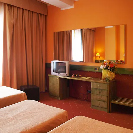 ホテル Eurohotel 3*