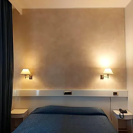 Eurohotel 3* פיאצ'נצה